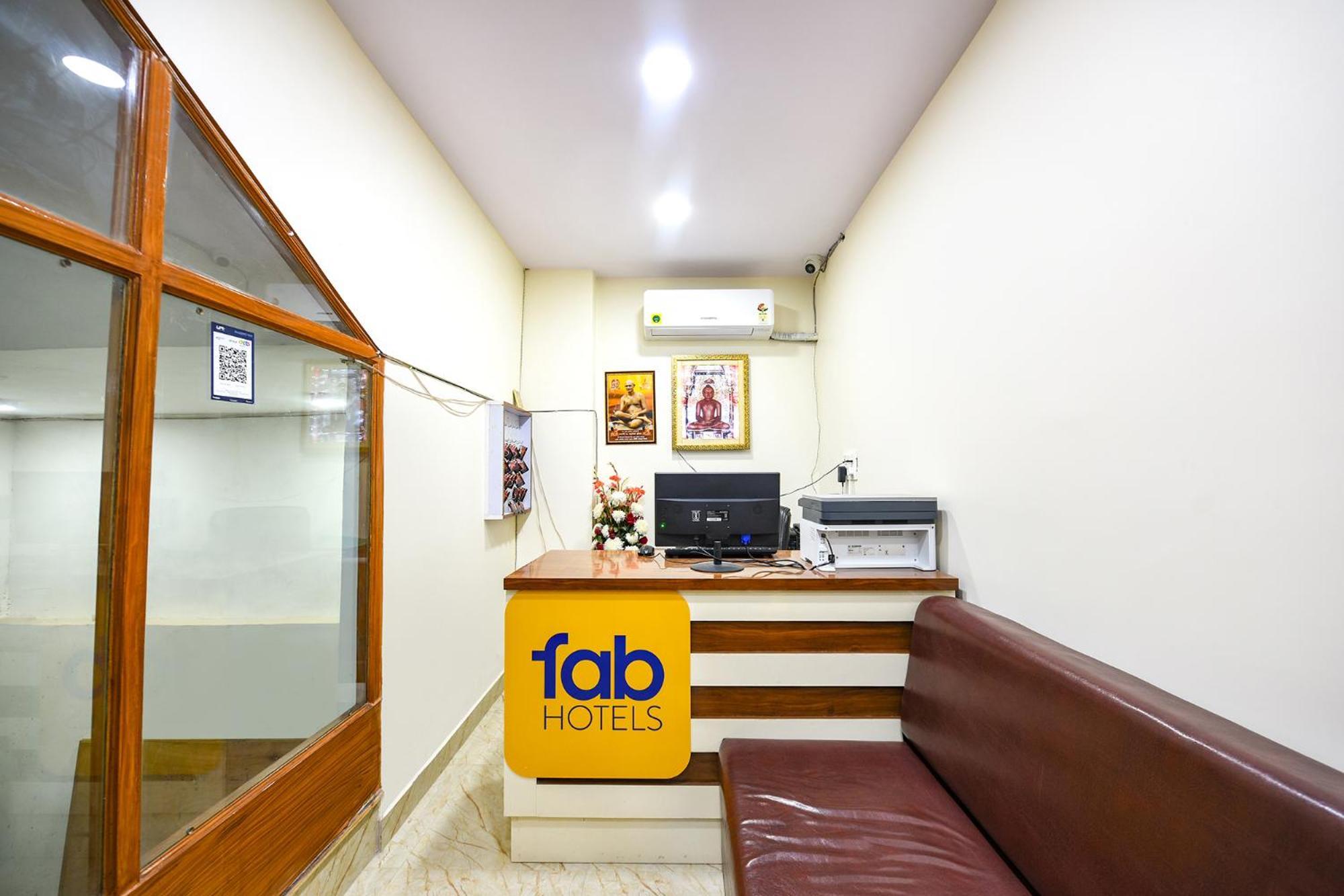 Fabhotel Mona International Neu-Delhi Exterior foto